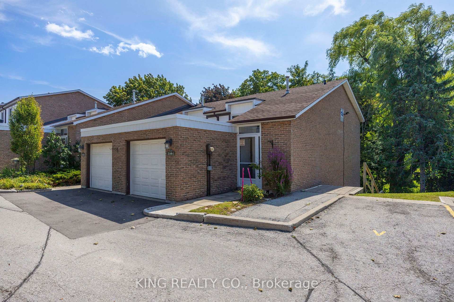 Photo 4 of Unit 1, 2140 Upper Middle Road, Burlington, Brant Hills — HOMEH