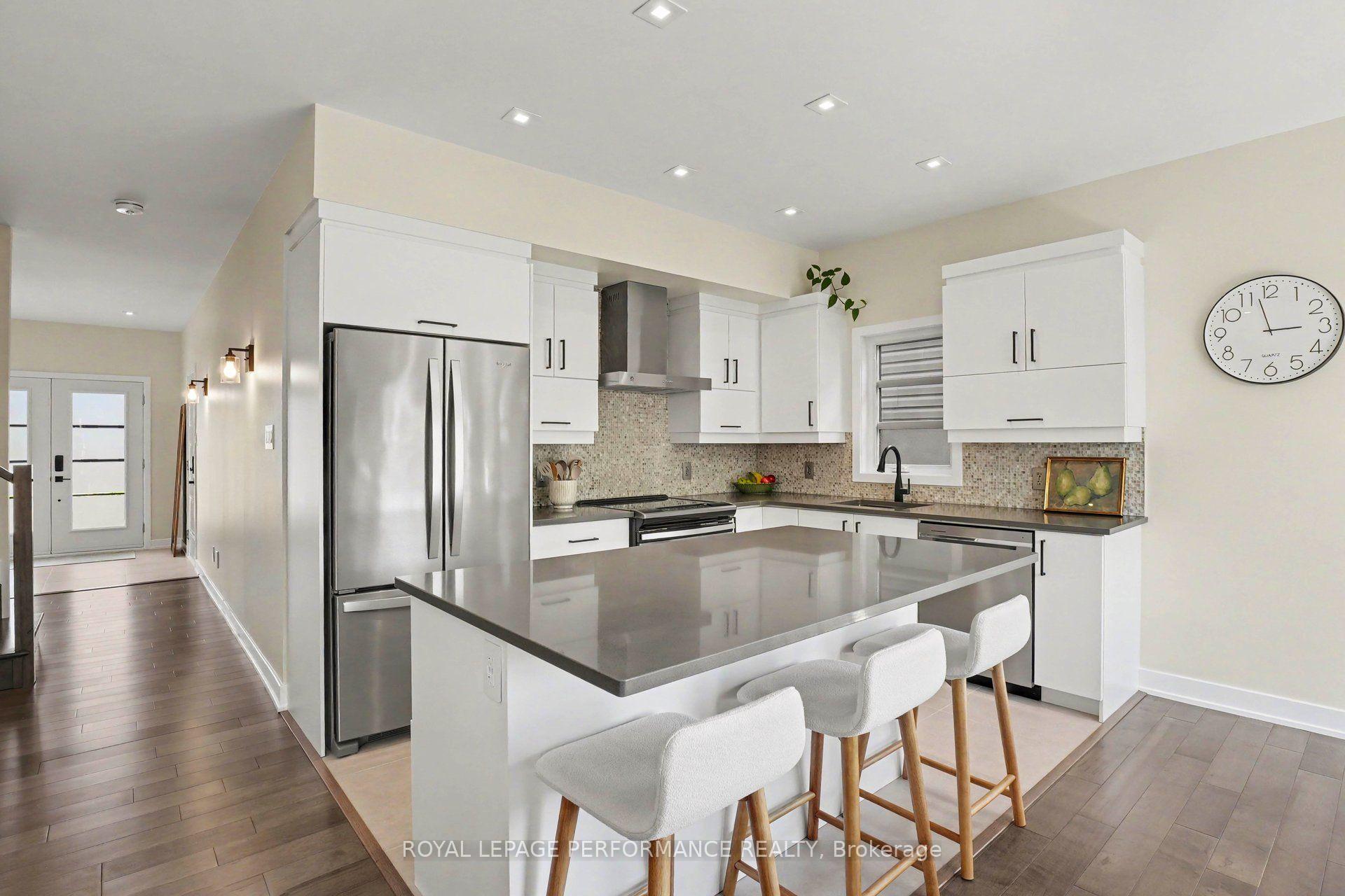 Photo 2 of 14 Aquamarine Private, Ottawa, Chateauneuf — HOMEH