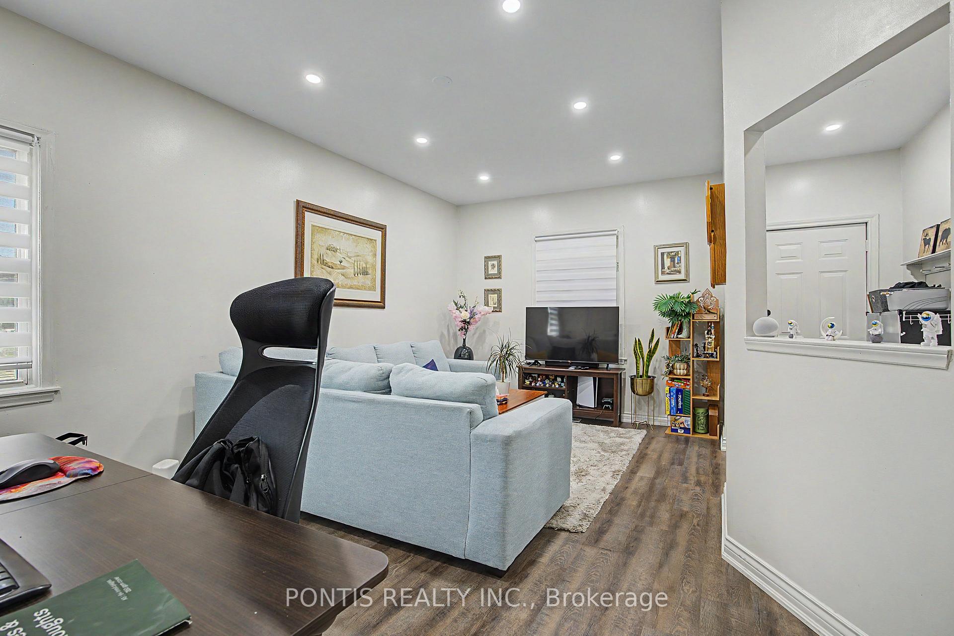 Photo 7 of 2 Liberty Street S, Clarington, Bowmanville — HOMEH