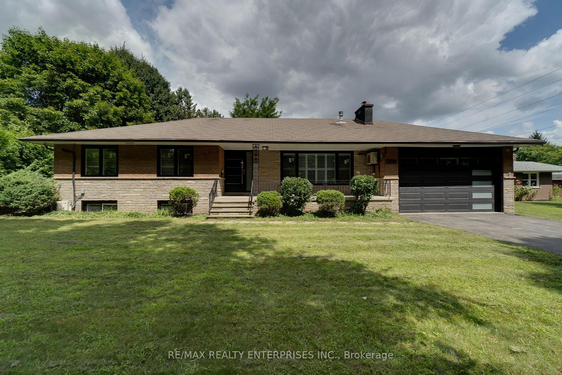 Photo 3 of 2037 Lynchmere Avenue, Mississauga, Cooksville — HOMEH