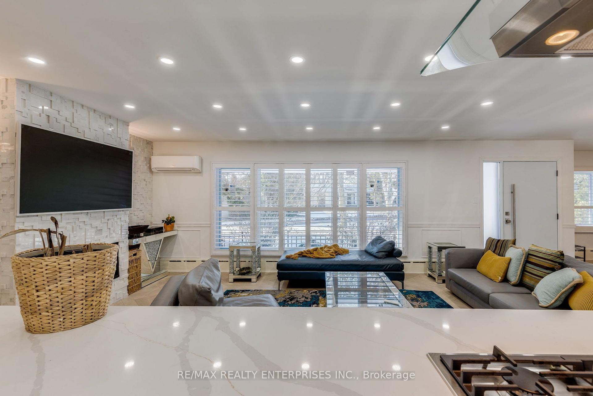 Photo 9 of 2037 Lynchmere Avenue, Mississauga, Cooksville — HOMEH