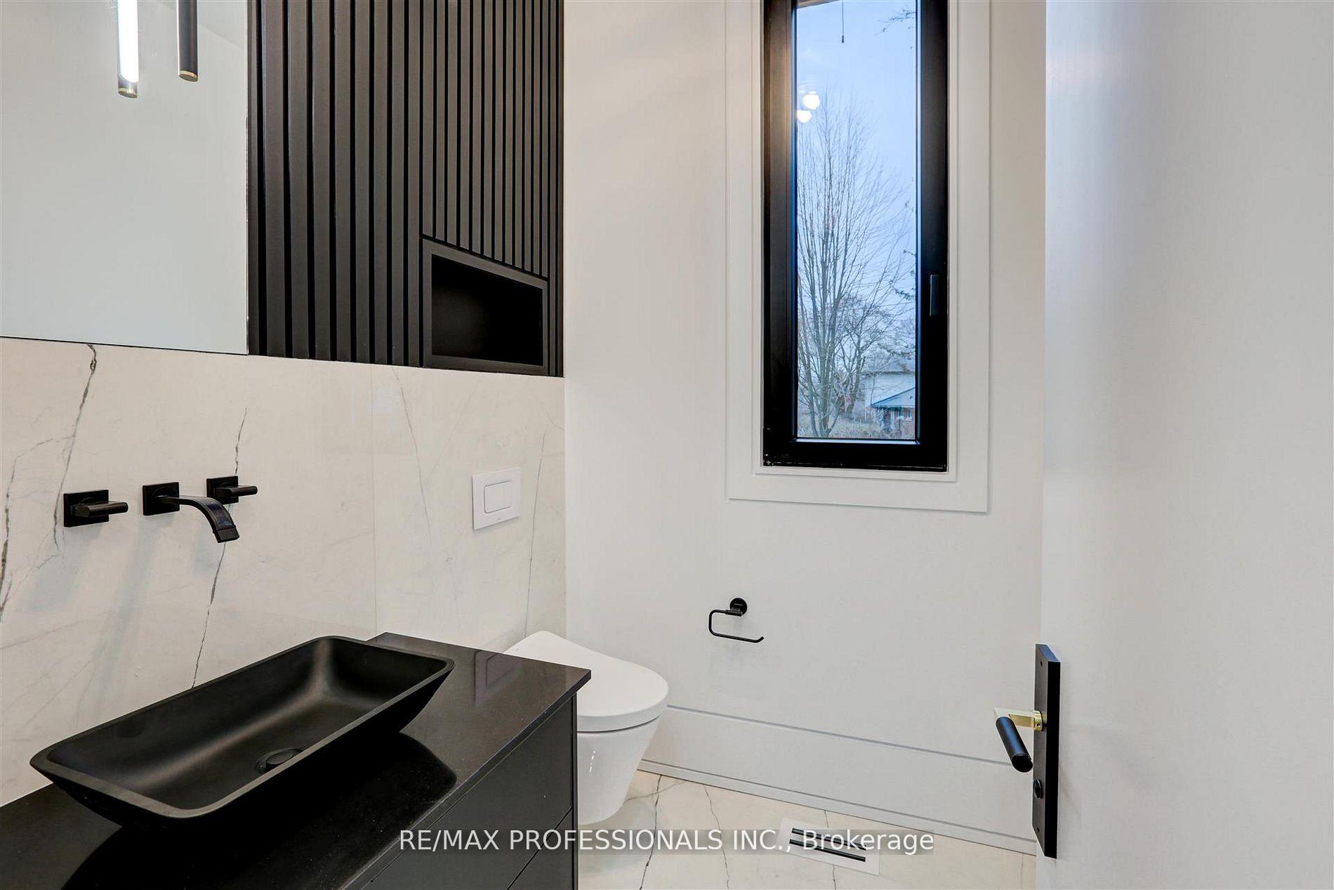 Photo 15 of 91 Valecrest Drive, Etobicoke, Edenbridge-Humber Valley — HOMEH