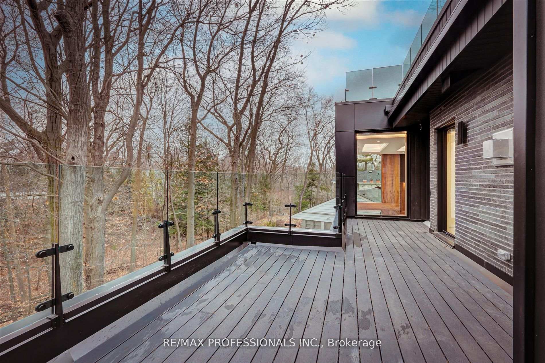 Photo 22 of 91 Valecrest Drive, Etobicoke, Edenbridge-Humber Valley — HOMEH