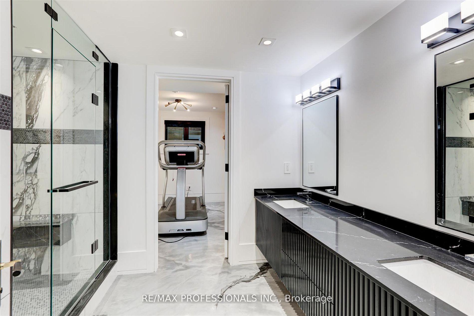 Photo 31 of 91 Valecrest Drive, Etobicoke, Edenbridge-Humber Valley — HOMEH