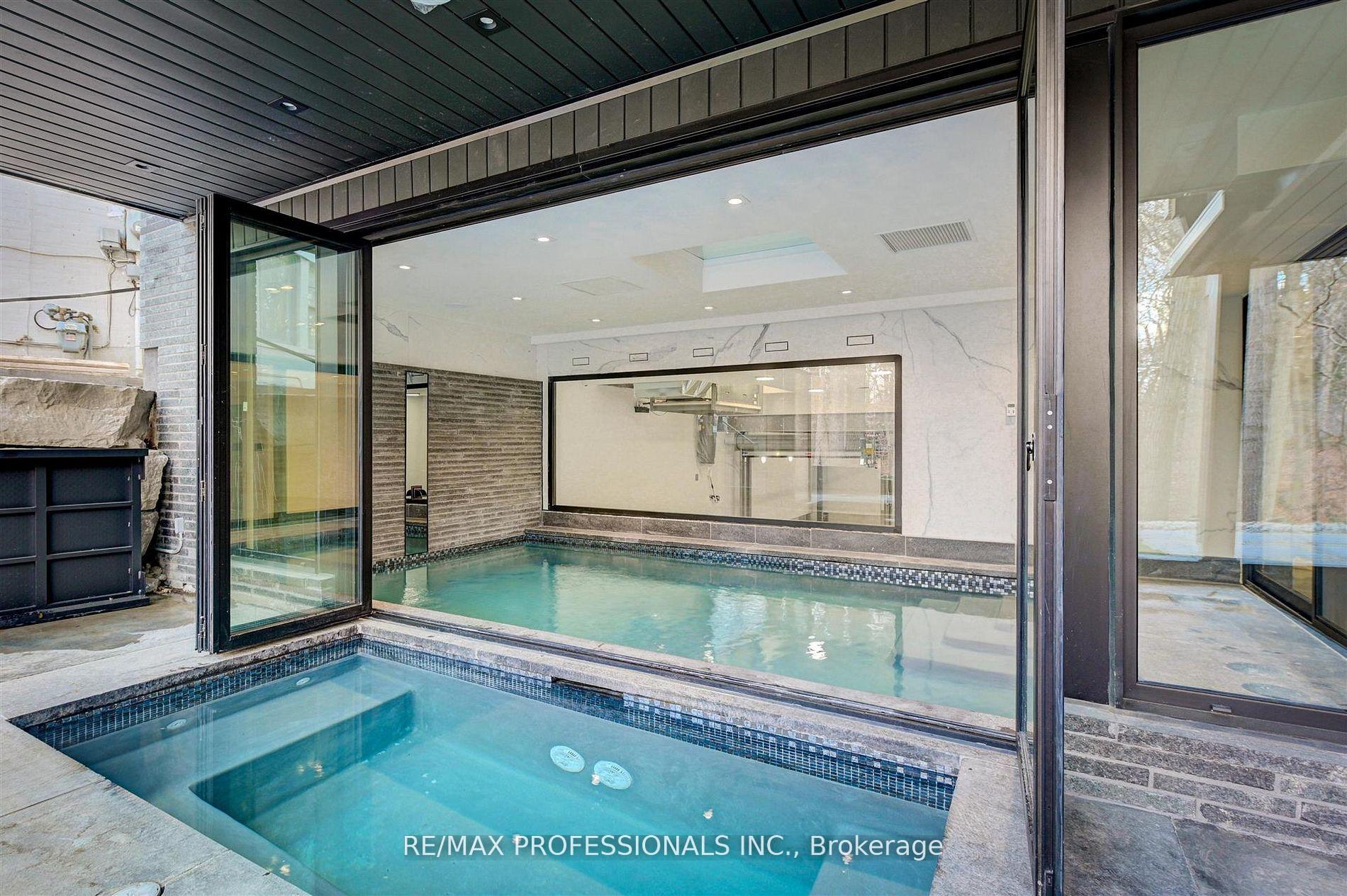 Photo 32 of 91 Valecrest Drive, Etobicoke, Edenbridge-Humber Valley — HOMEH