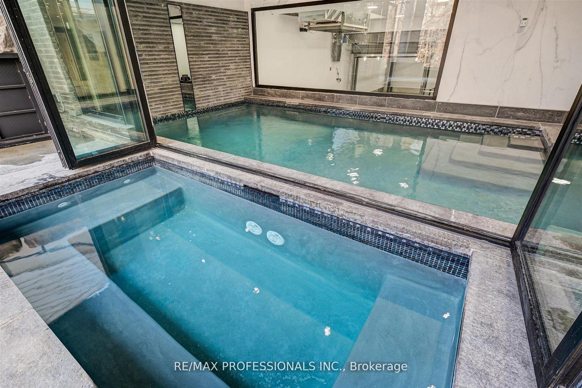 Photo 33 of 91 Valecrest Drive, Etobicoke, Edenbridge-Humber Valley — HOMEH
