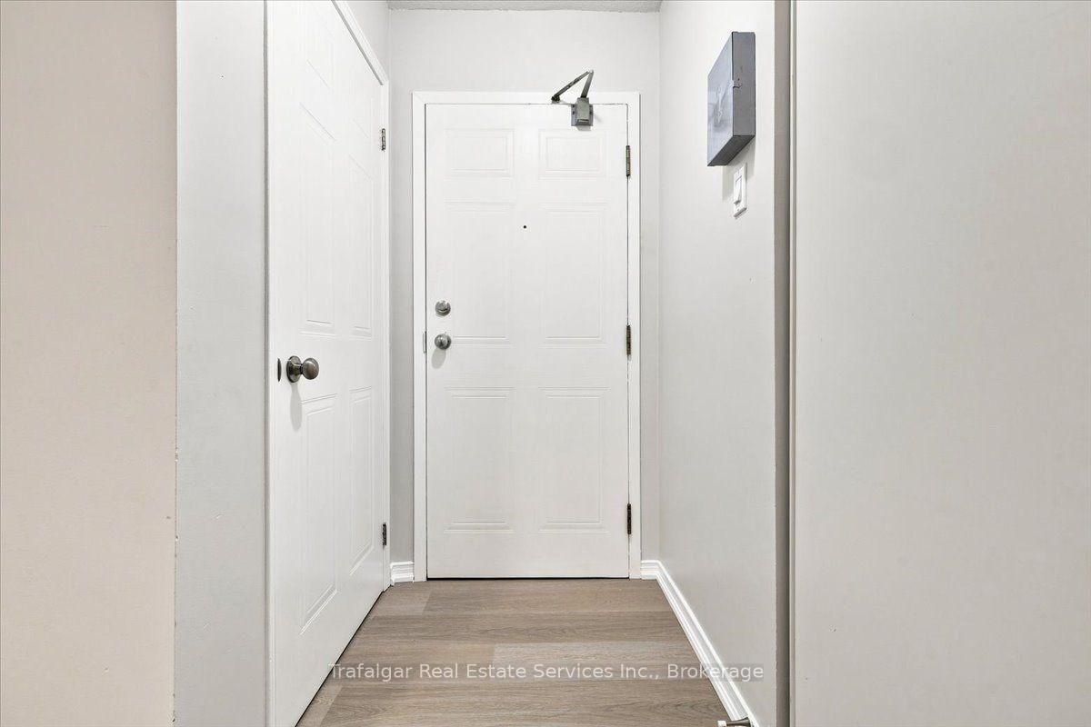 Photo 4 of Unit 314, 1500 Pilgrims Way, Oakville, Glen Abbey — HOMEH