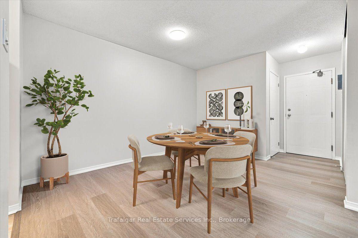 Photo 5 of Unit 314, 1500 Pilgrims Way, Oakville, Glen Abbey — HOMEH