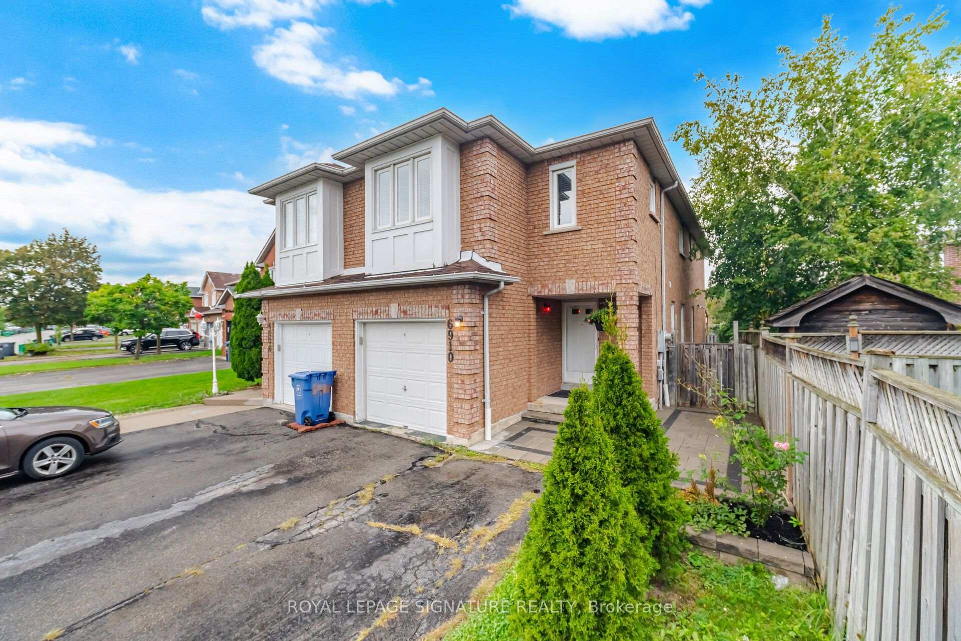 Photo 5 of 6910 Bansbridge Crescent, Mississauga, Lisgar — HOMEH