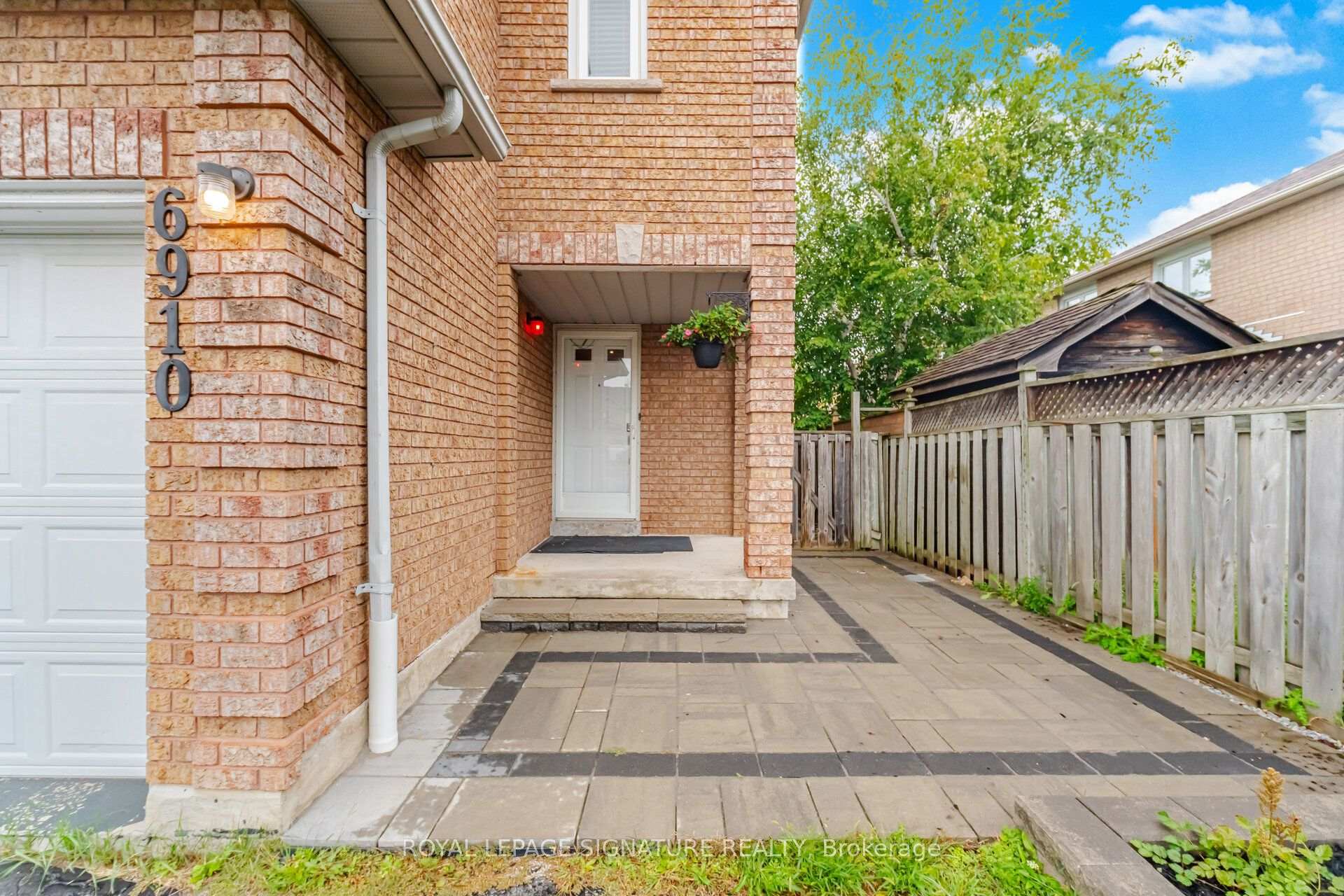 Photo 7 of 6910 Bansbridge Crescent, Mississauga, Lisgar — HOMEH