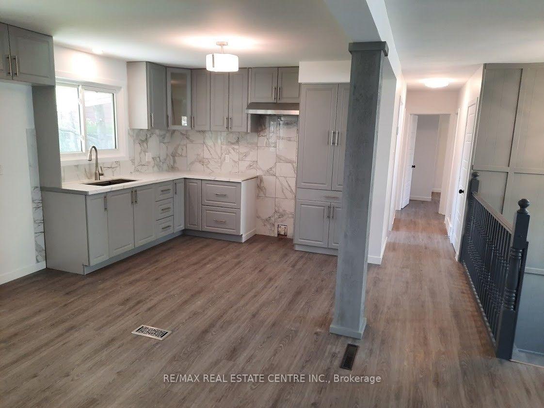 Photo 3 of 391 Tamarack Drive, Waterloo, Lakeshore Village — HOMEH