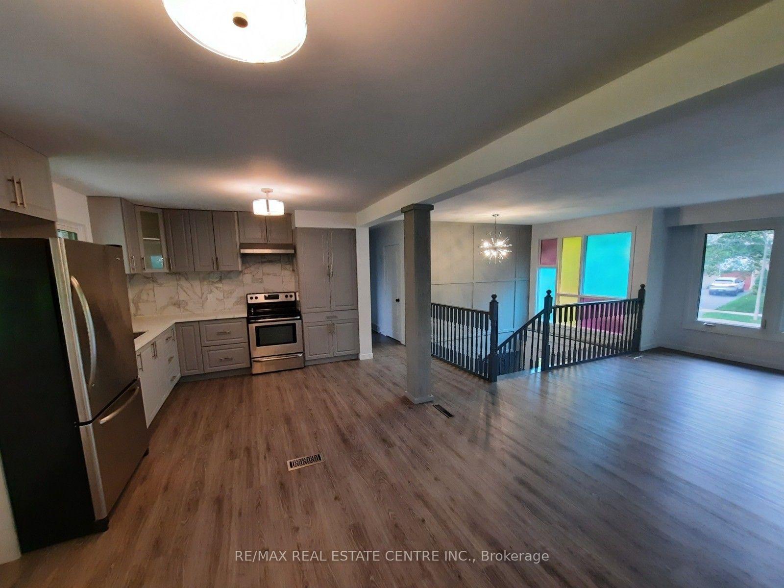 Photo 4 of 391 Tamarack Drive, Waterloo, Lakeshore Village — HOMEH
