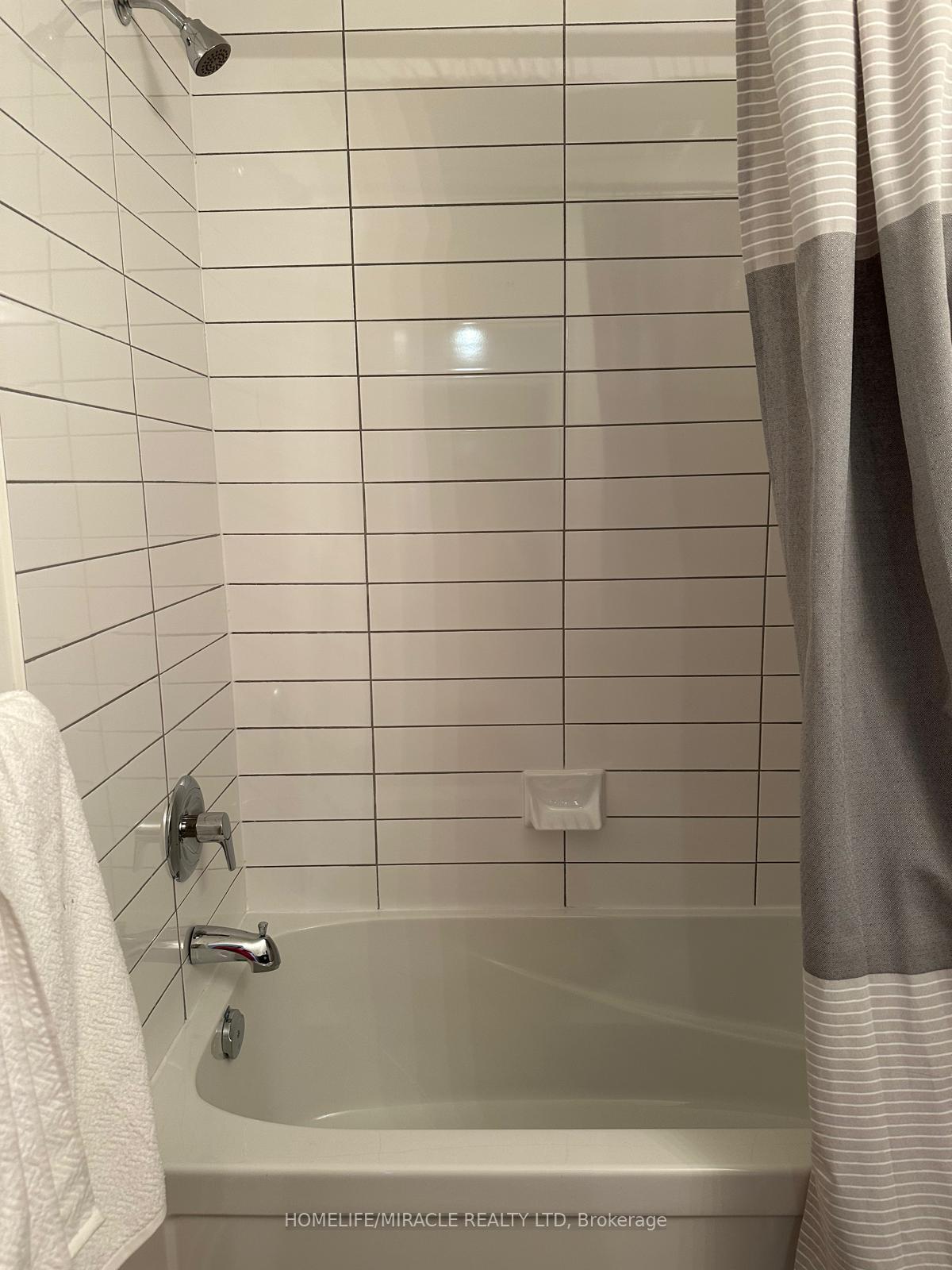Photo 17 of Unit 116, 1525 Kingston Road, Pickering, Town Centre — HOMEH
