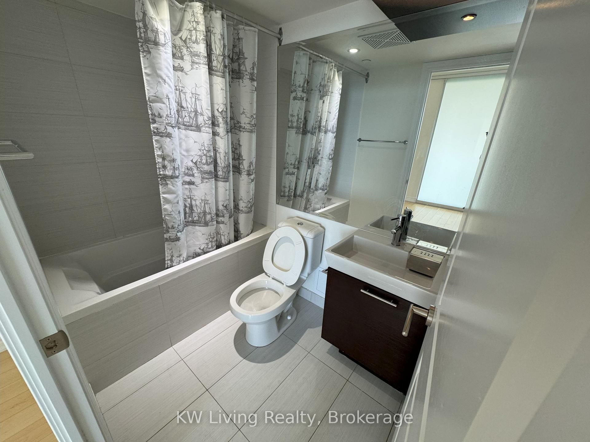 Photo 6 of Unit 3614, 386 Yonge Street, Toronto, Bay Street Corridor — HOMEH