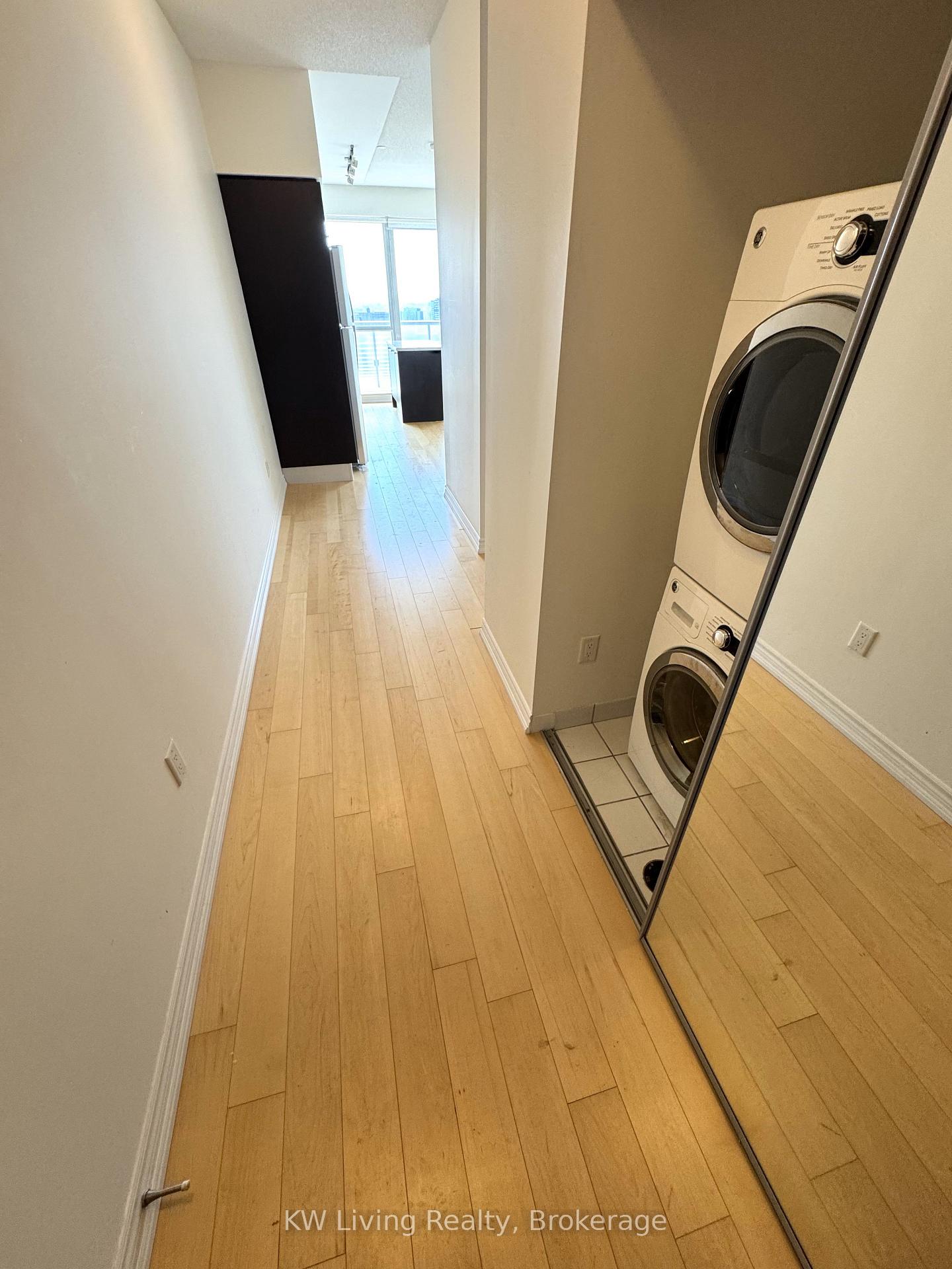 Photo 7 of Unit 3614, 386 Yonge Street, Toronto, Bay Street Corridor — HOMEH