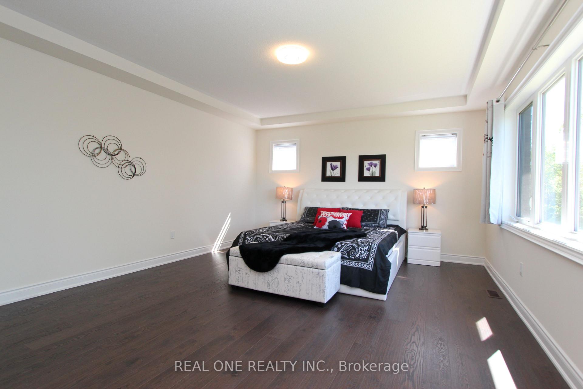Photo 16 of 108 Silk Twist Drive, East Gwillimbury, Holland Landing — HOMEH
