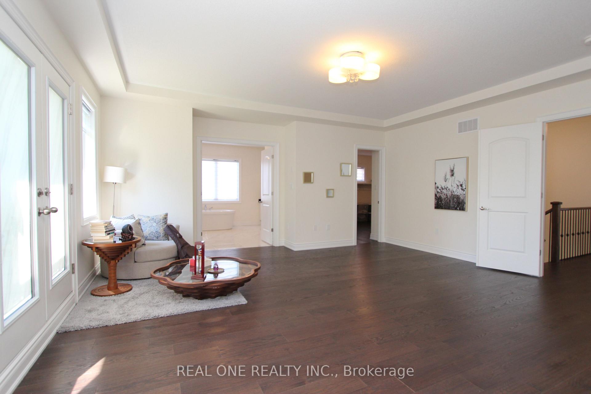 Photo 19 of 108 Silk Twist Drive, East Gwillimbury, Holland Landing — HOMEH