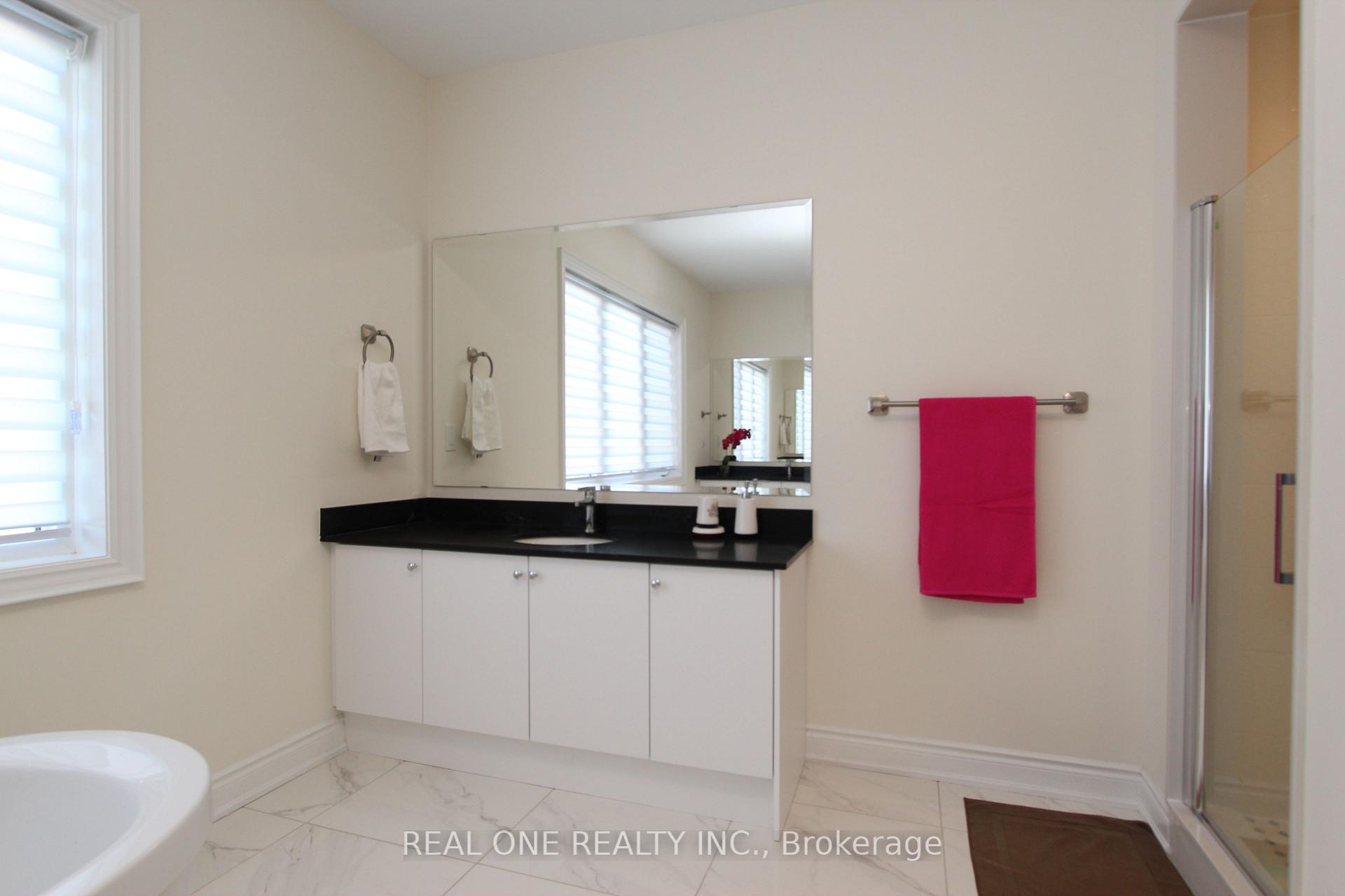 Photo 21 of 108 Silk Twist Drive, East Gwillimbury, Holland Landing — HOMEH