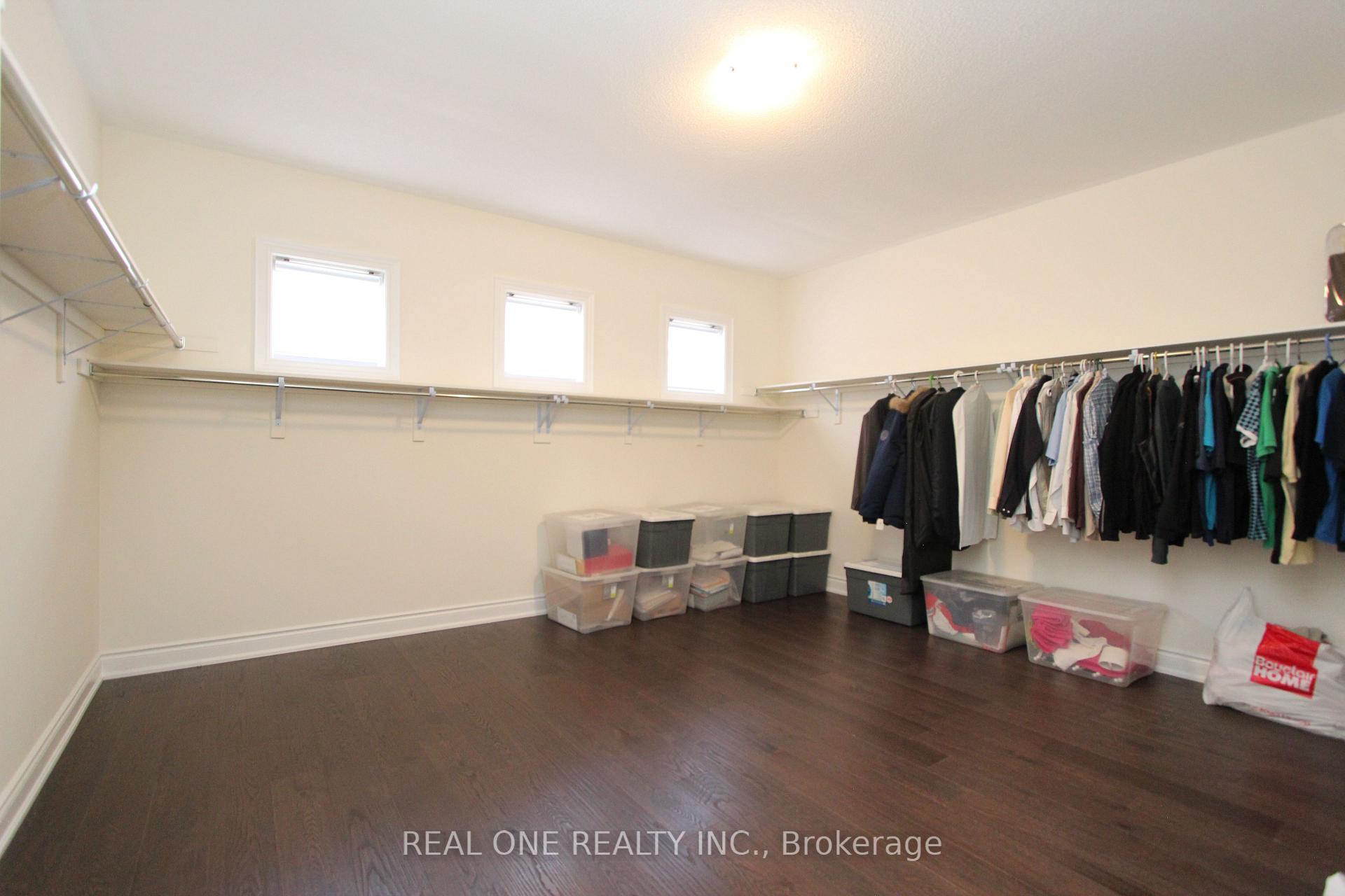 Photo 23 of 108 Silk Twist Drive, East Gwillimbury, Holland Landing — HOMEH