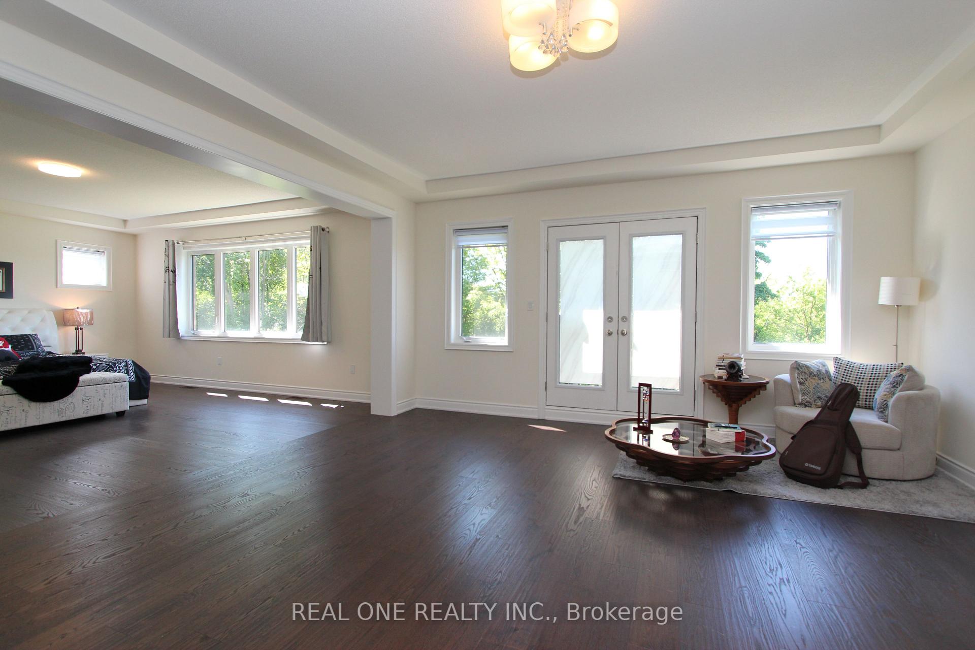 Photo 24 of 108 Silk Twist Drive, East Gwillimbury, Holland Landing — HOMEH