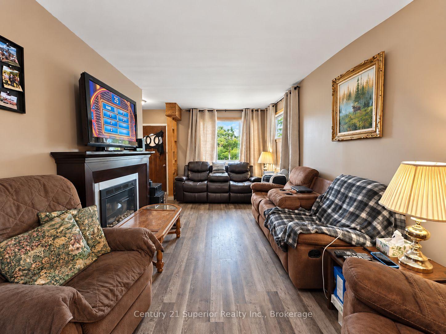 Photo 11 of 819 May Street N, Thunder Bay, McKeller Park — HOMEH