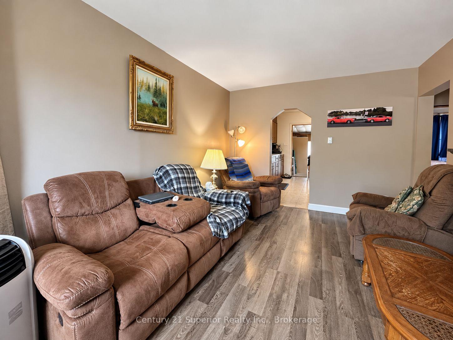 Photo 12 of 819 May Street N, Thunder Bay, McKeller Park — HOMEH