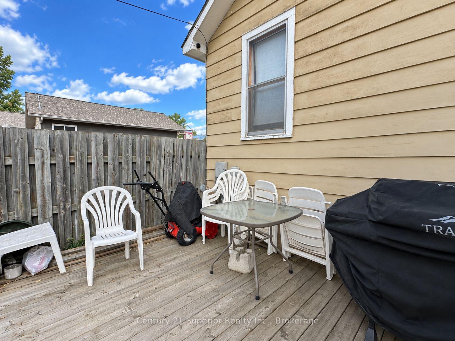 Photo 35 of 819 May Street N, Thunder Bay, McKeller Park — HOMEH