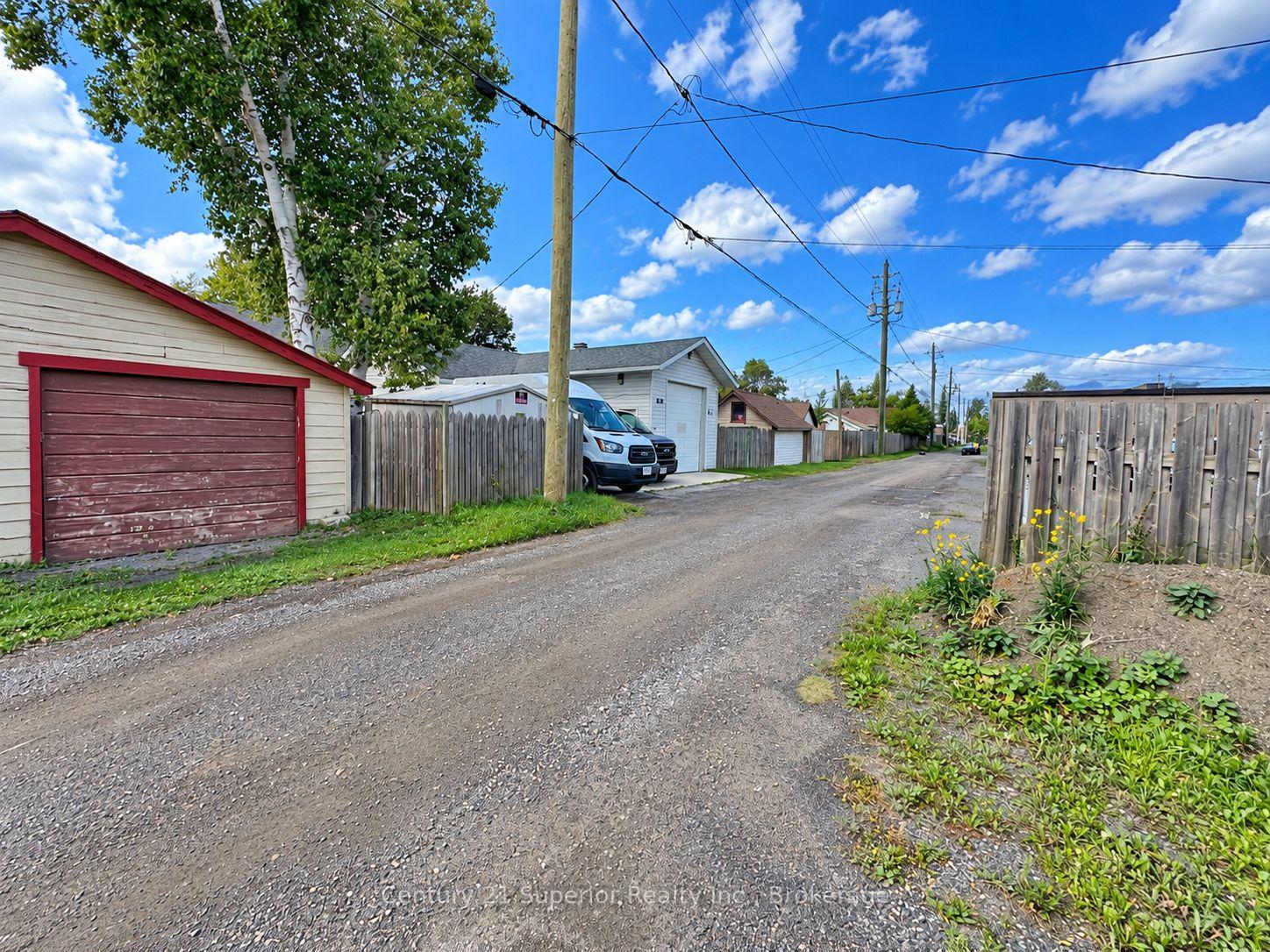 Photo 42 of 819 May Street N, Thunder Bay, McKeller Park — HOMEH