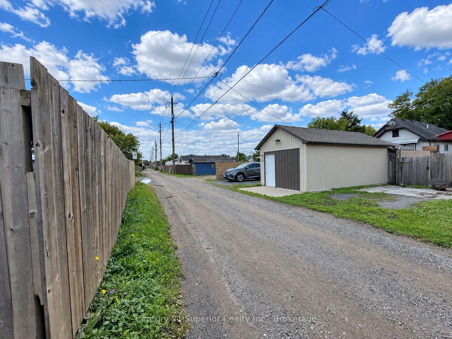 Photo 43 of 819 May Street N, Thunder Bay, McKeller Park — HOMEH