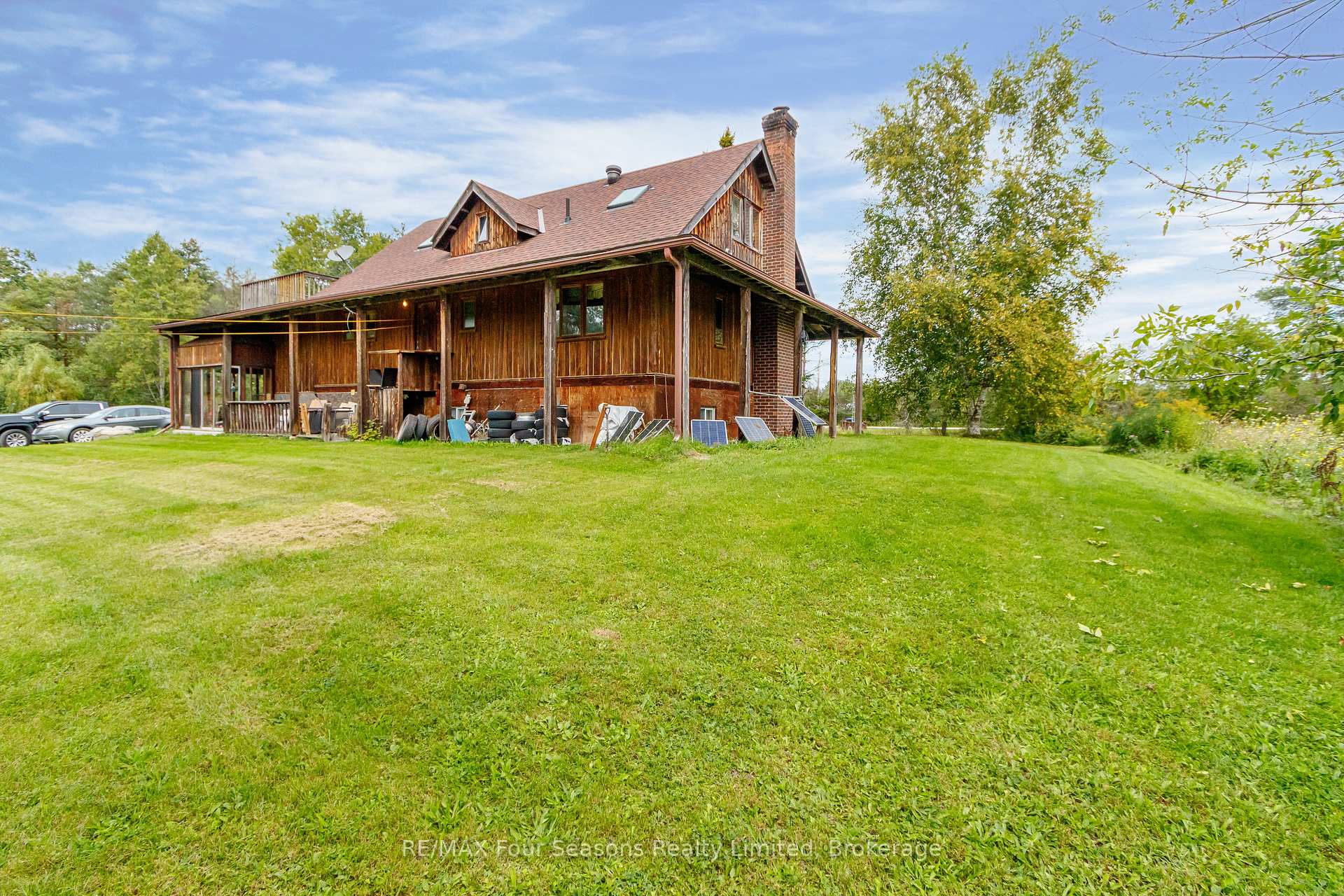 Photo 5 of 1040 15/16 Sunnidale Side Road S, Clearview, Rural Clearview — HOMEH