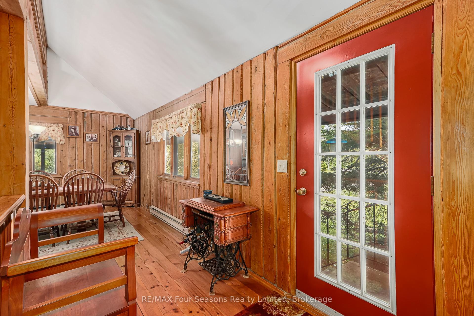 Photo 8 of 1040 15/16 Sunnidale Side Road S, Clearview, Rural Clearview — HOMEH