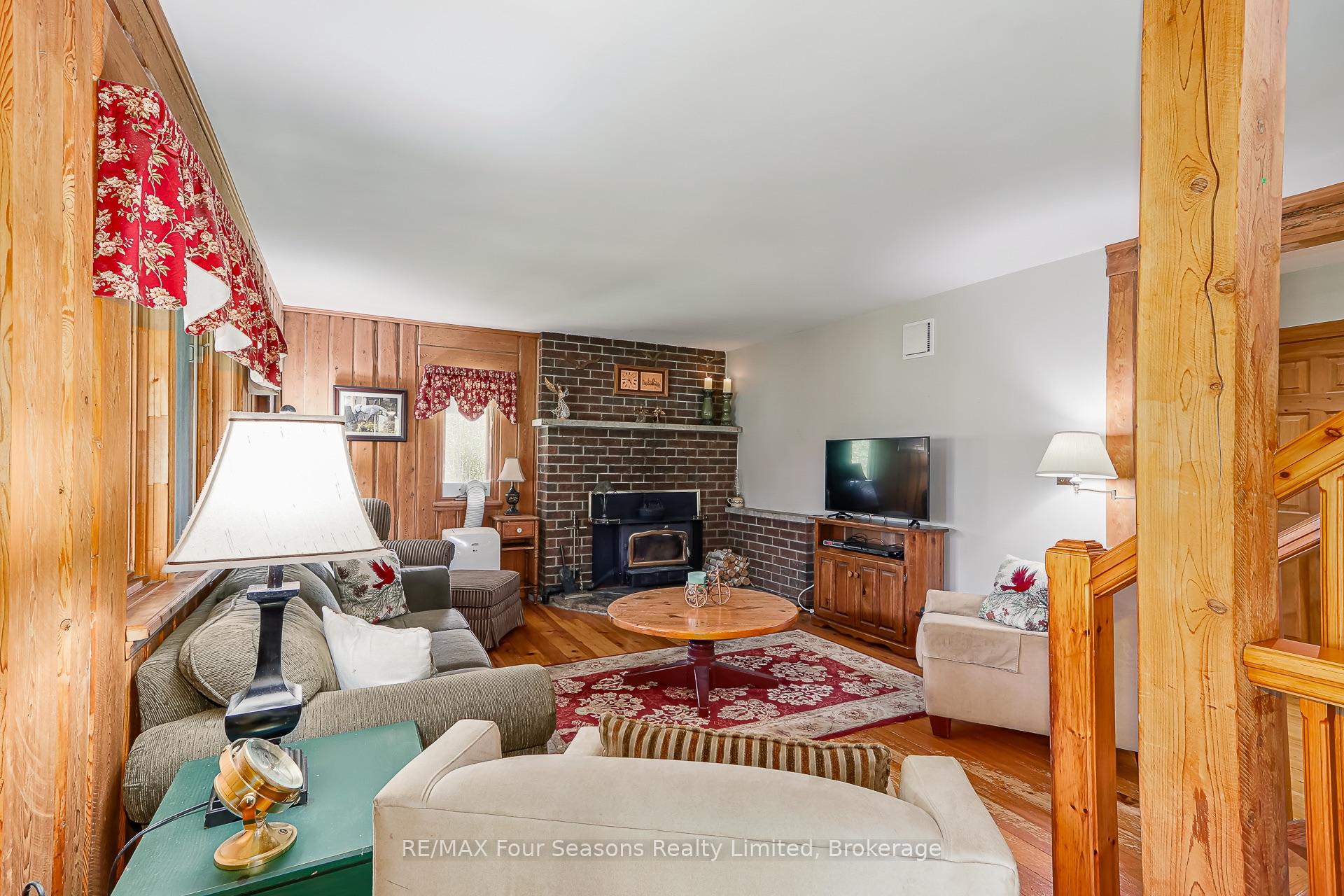 Photo 17 of 1040 15/16 Sunnidale Side Road S, Clearview, Rural Clearview — HOMEH
