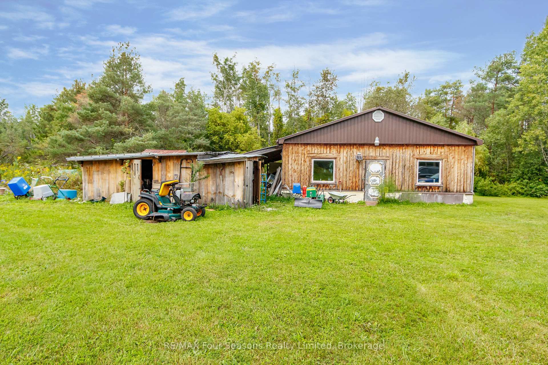 Photo 49 of 1040 15/16 Sunnidale Side Road S, Clearview, Rural Clearview — HOMEH