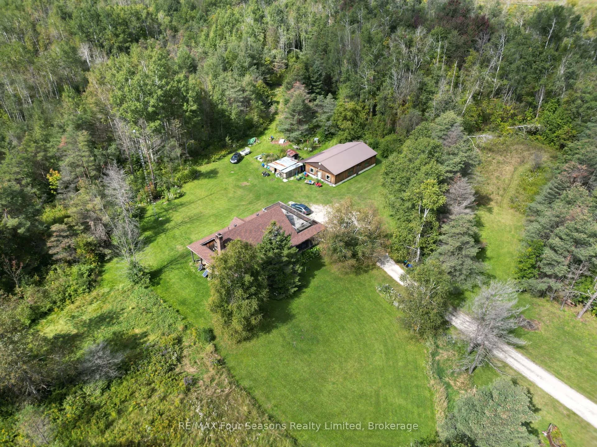 Photo 51 of 1040 15/16 Sunnidale Side Road S, Clearview, Rural Clearview — HOMEH