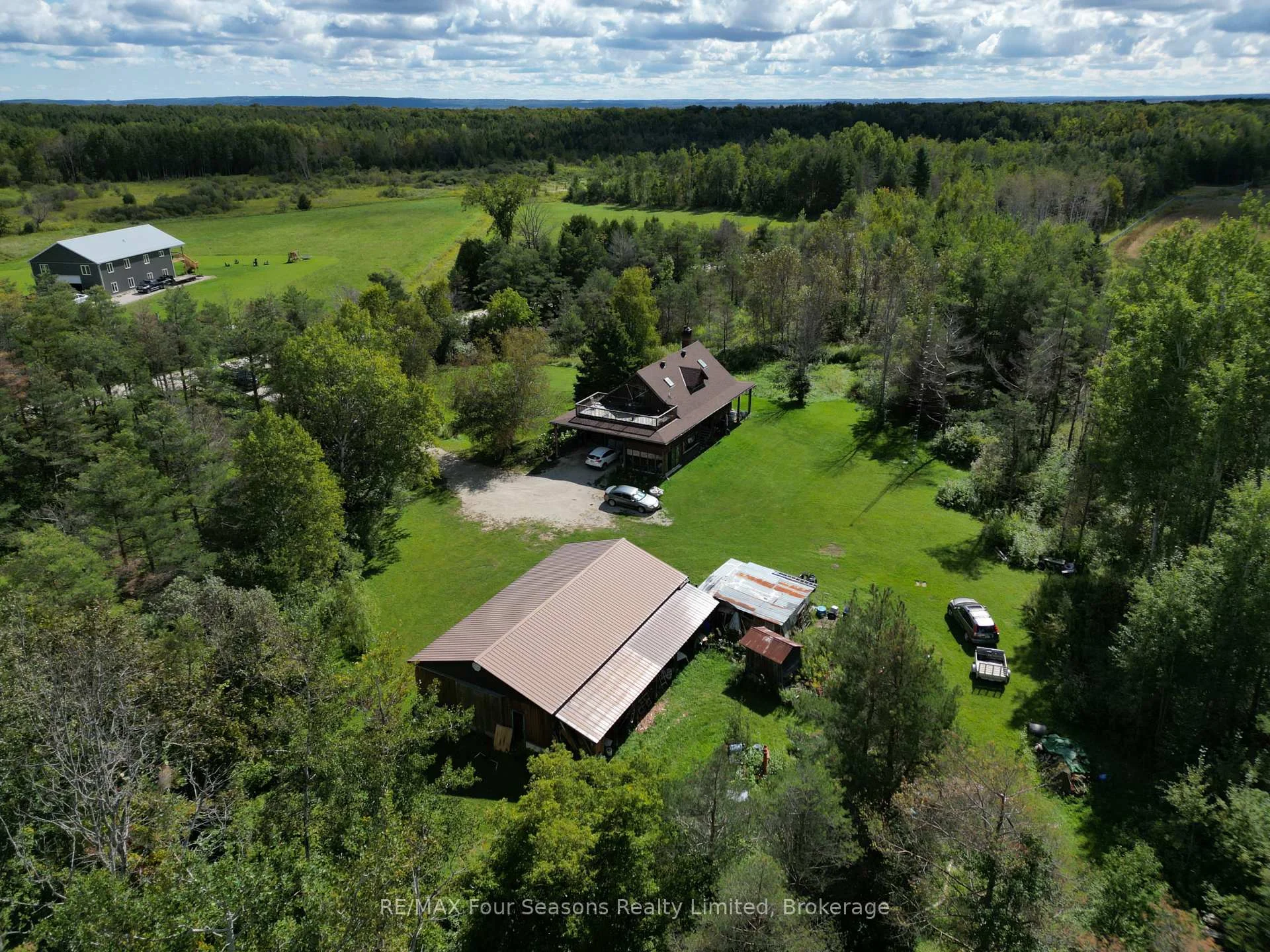 Photo 52 of 1040 15/16 Sunnidale Side Road S, Clearview, Rural Clearview — HOMEH