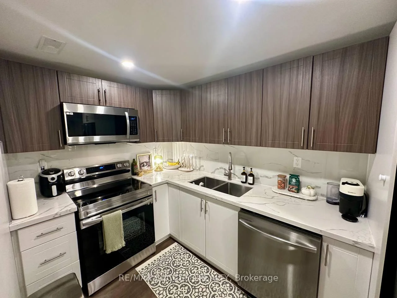 Photo 7 of Unit Lower unit, 566 Yates Drive, Milton, Coates — HOMEH