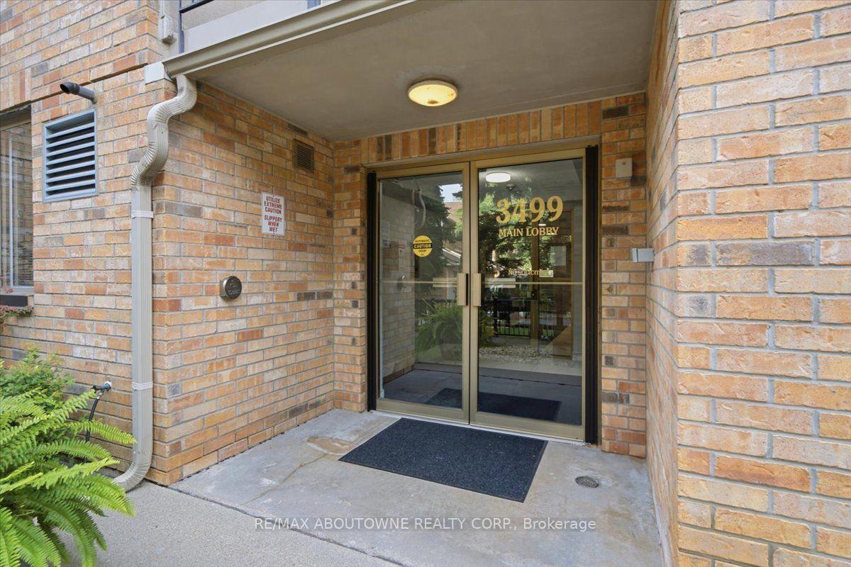 Photo 3 of Unit 203, 3499 Upper Middle Road, Burlington, Headon — HOMEH