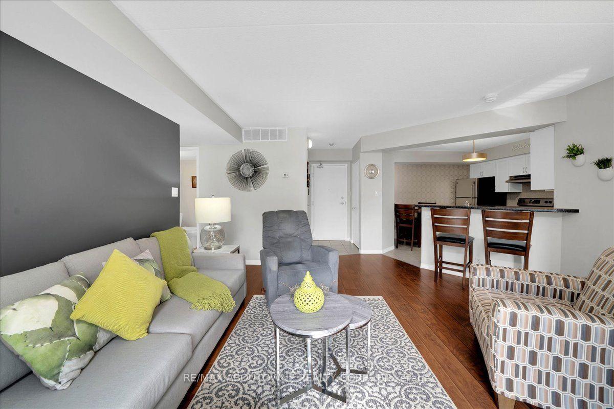 Photo 8 of Unit 203, 3499 Upper Middle Road, Burlington, Headon — HOMEH