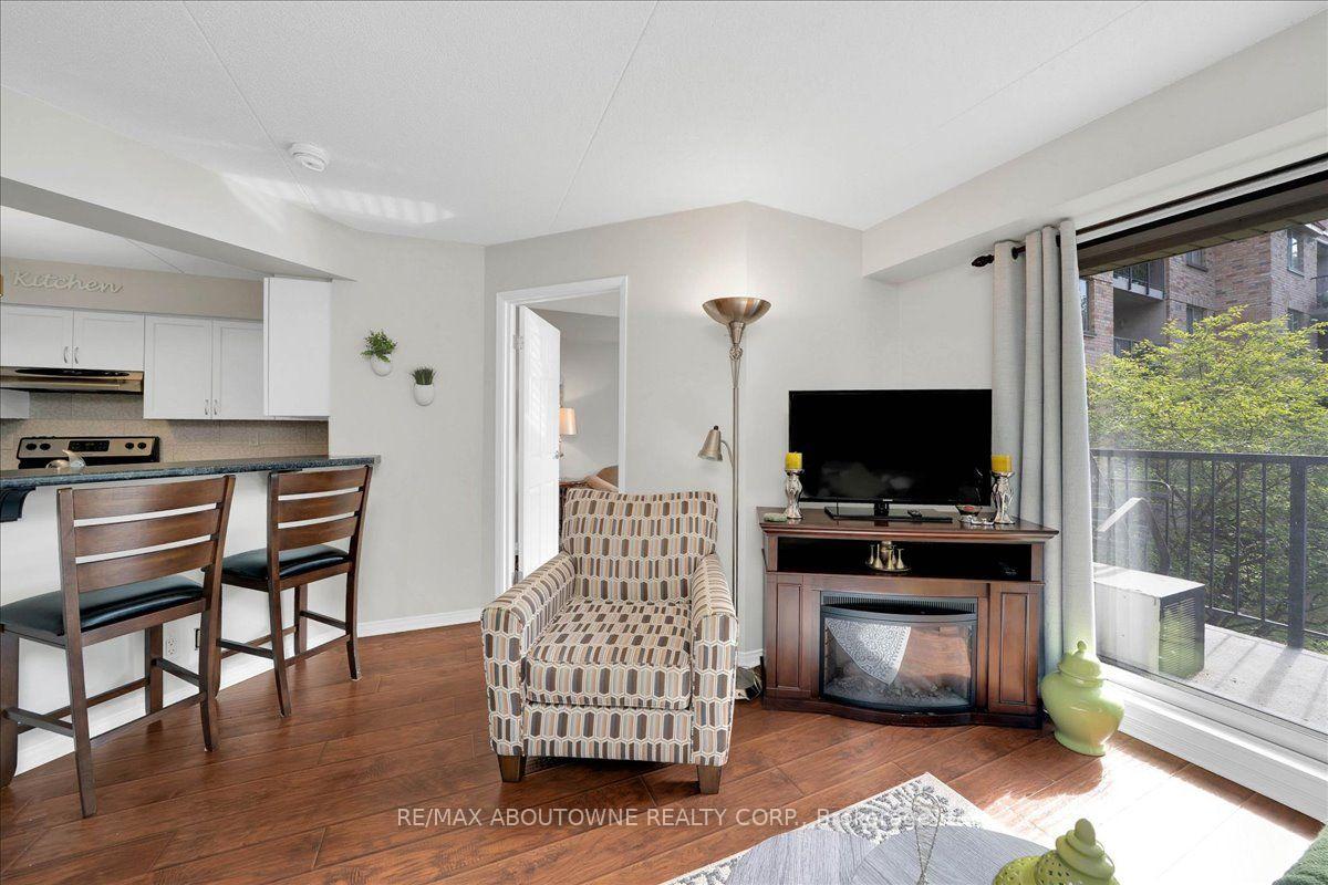Photo 9 of Unit 203, 3499 Upper Middle Road, Burlington, Headon — HOMEH