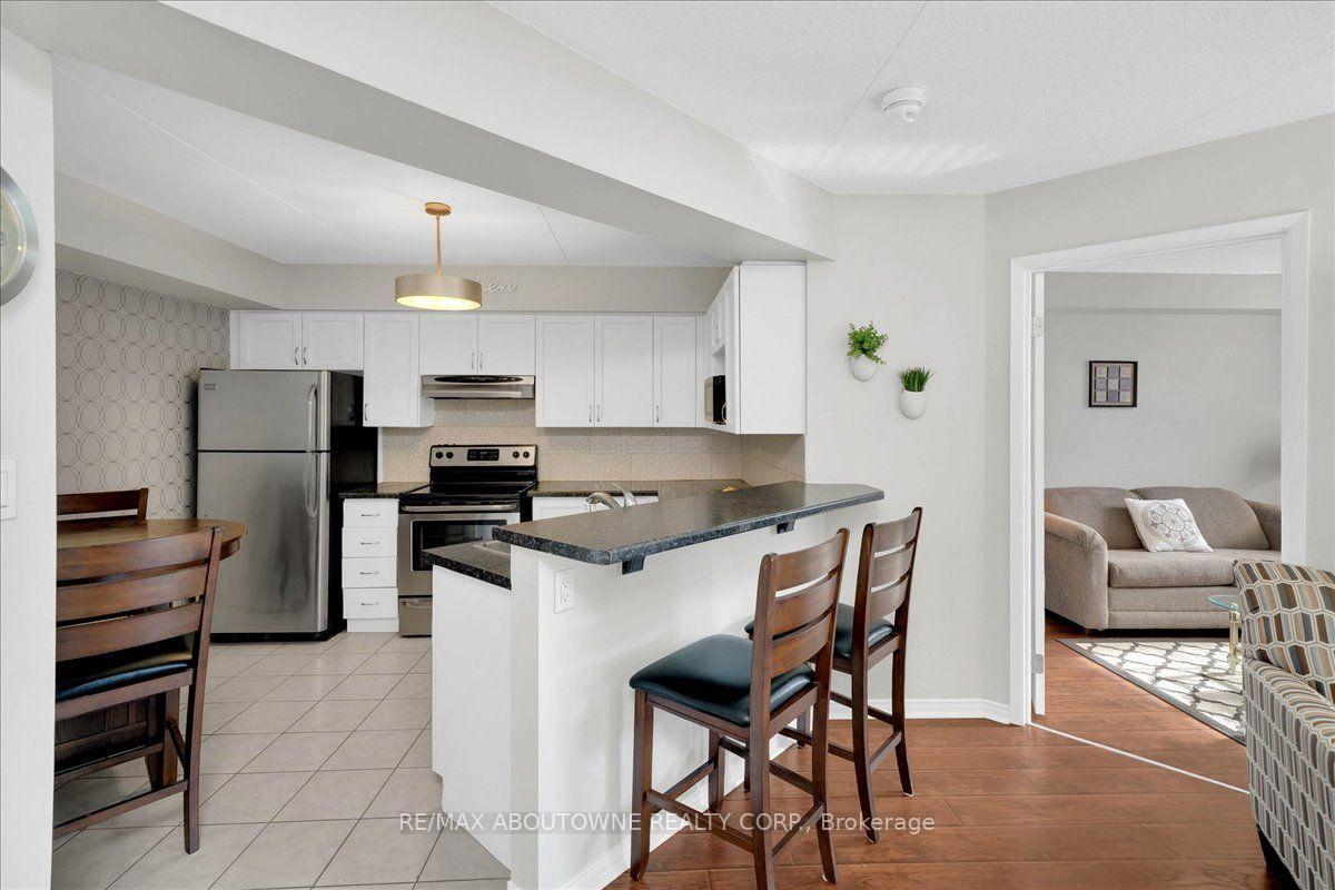 Photo 10 of Unit 203, 3499 Upper Middle Road, Burlington, Headon — HOMEH
