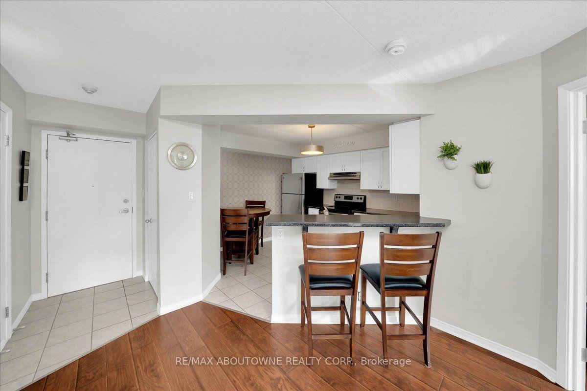 Photo 11 of Unit 203, 3499 Upper Middle Road, Burlington, Headon — HOMEH