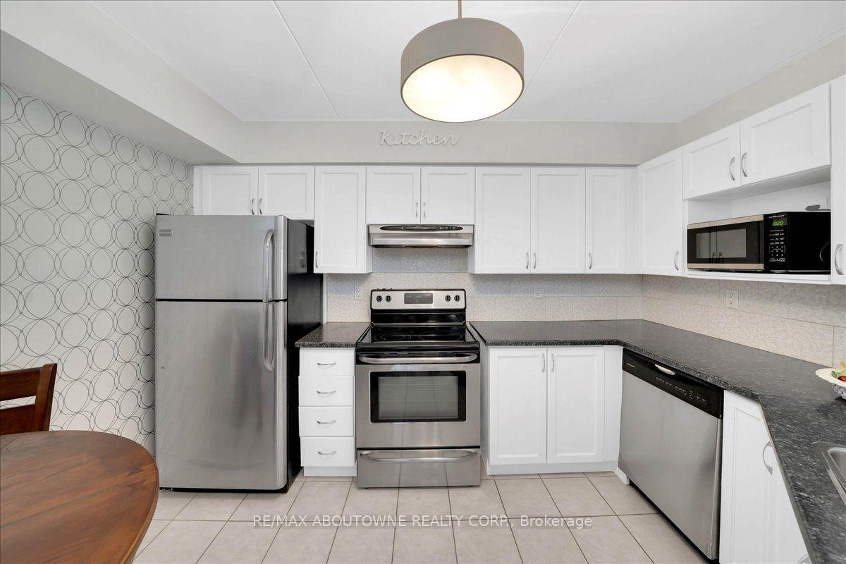 Photo 12 of Unit 203, 3499 Upper Middle Road, Burlington, Headon — HOMEH