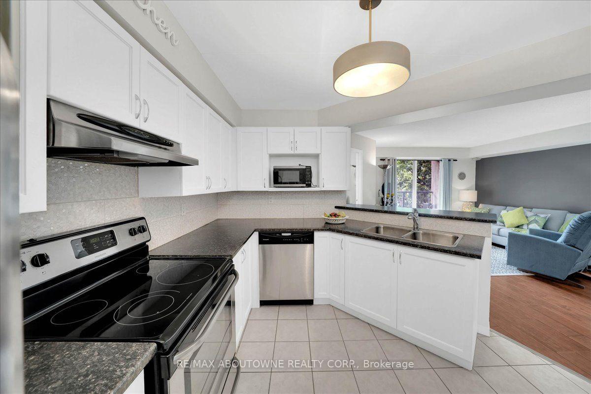 Photo 13 of Unit 203, 3499 Upper Middle Road, Burlington, Headon — HOMEH