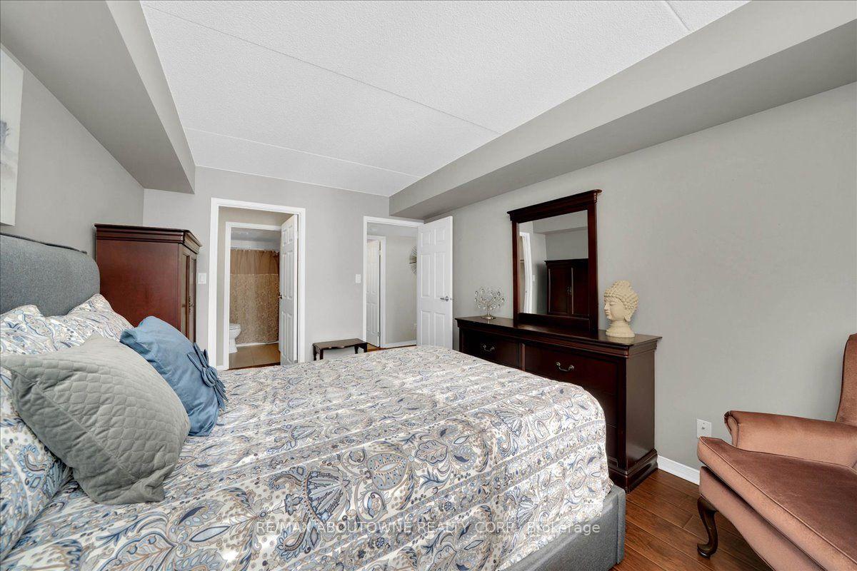 Photo 17 of Unit 203, 3499 Upper Middle Road, Burlington, Headon — HOMEH