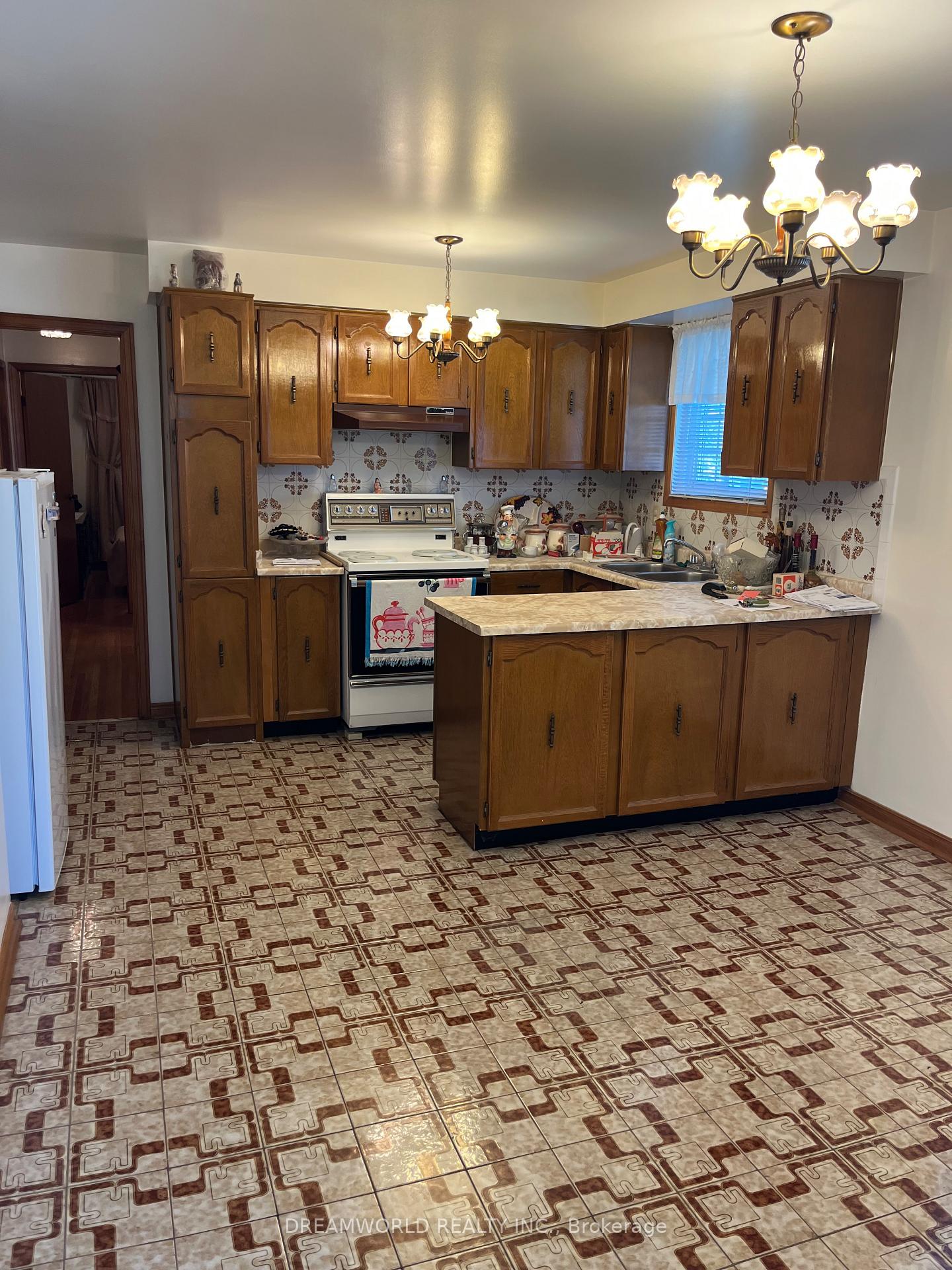 Photo 3 of 86 Arleta Avenue, North York, Glenfield-Jane Heights — HOMEH