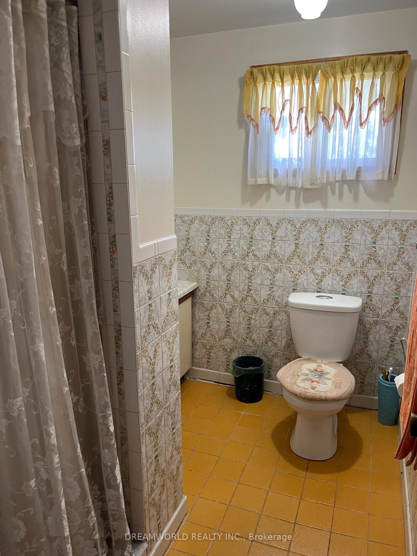 Photo 15 of 86 Arleta Avenue, North York, Glenfield-Jane Heights — HOMEH