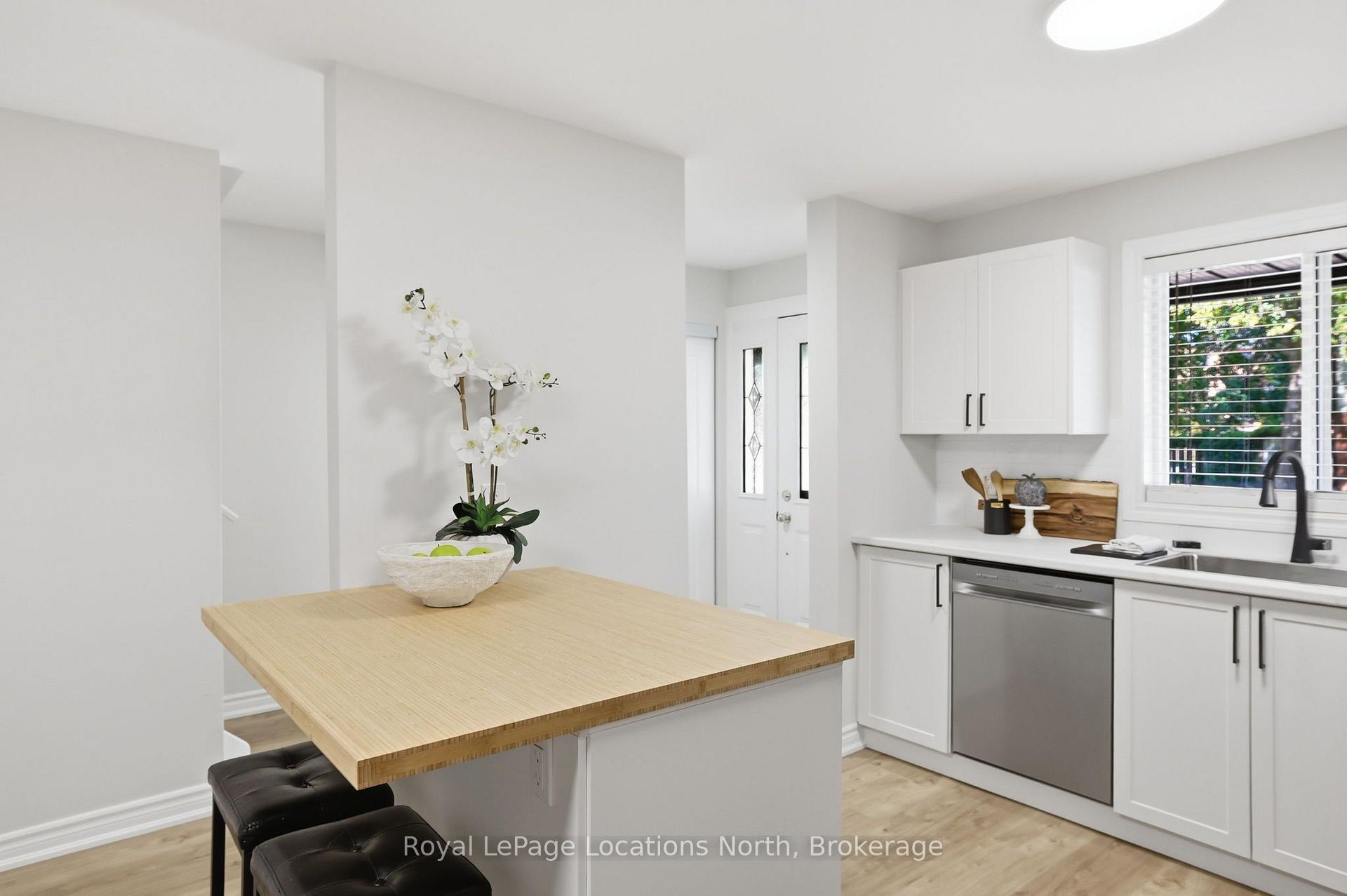 Photo 11 of Unit 1, 530 Tenth Street, Collingwood — HOMEH
