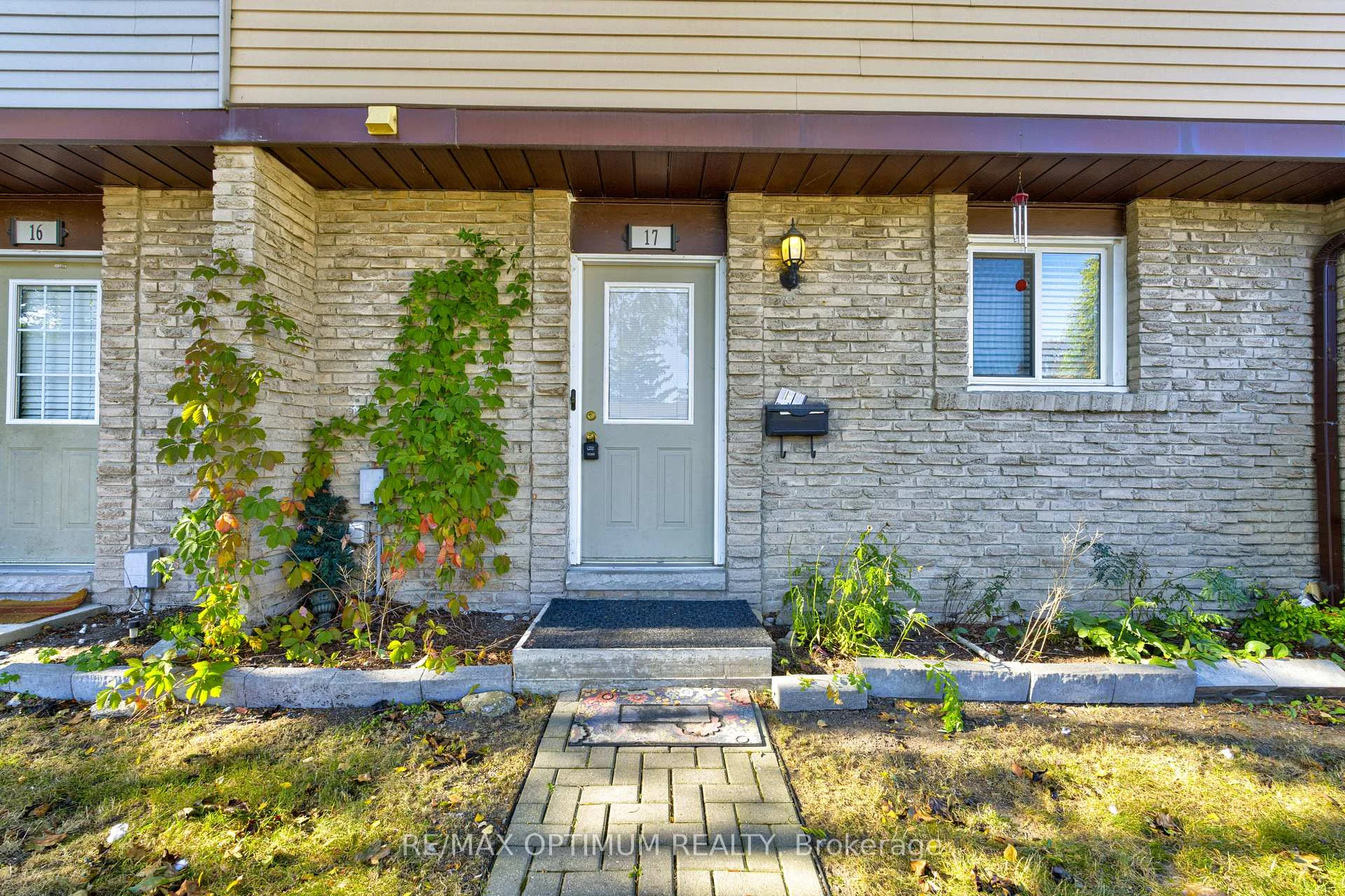 Photo 4 of Unit 17, 45 Hansen Road N, Brampton, Madoc — HOMEH