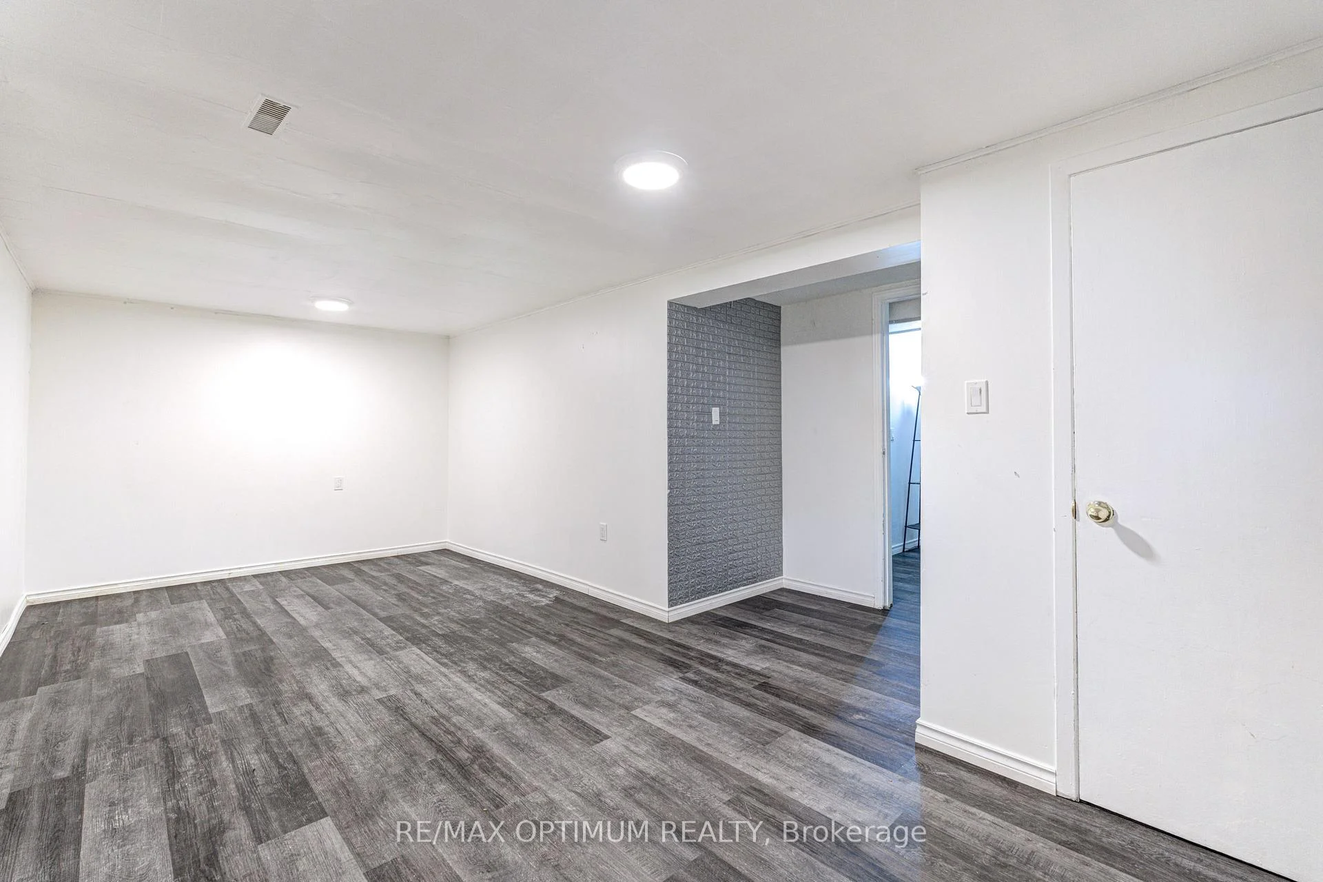 Photo 23 of Unit 17, 45 Hansen Road N, Brampton, Madoc — HOMEH