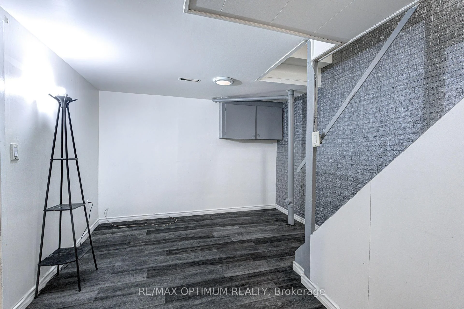 Photo 25 of Unit 17, 45 Hansen Road N, Brampton, Madoc — HOMEH